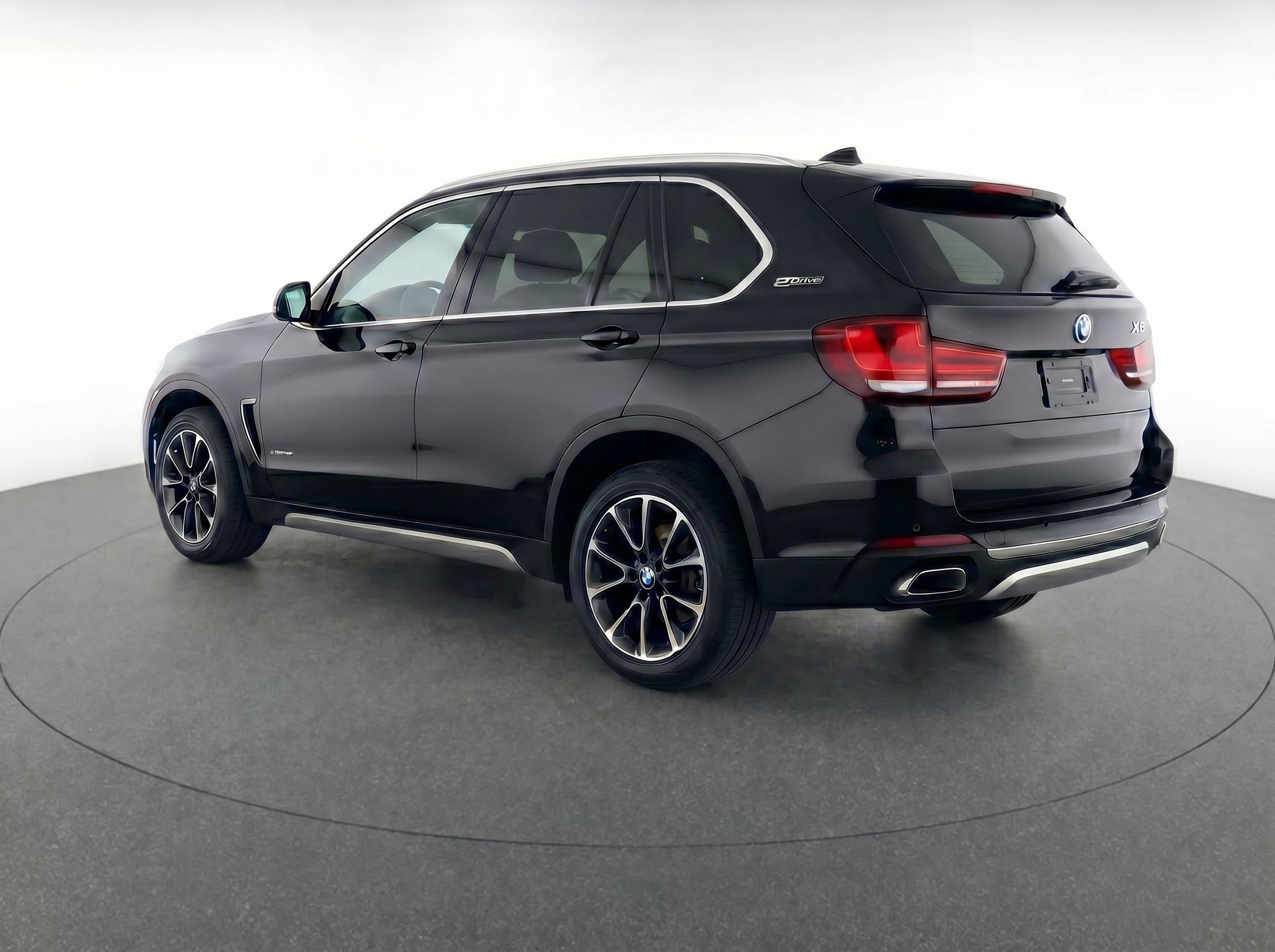 Used 2018 BMW X5 xDrive40e AWD/4WD image 3
