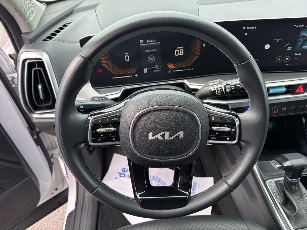 Used 2024 Kia Sorento S image 16