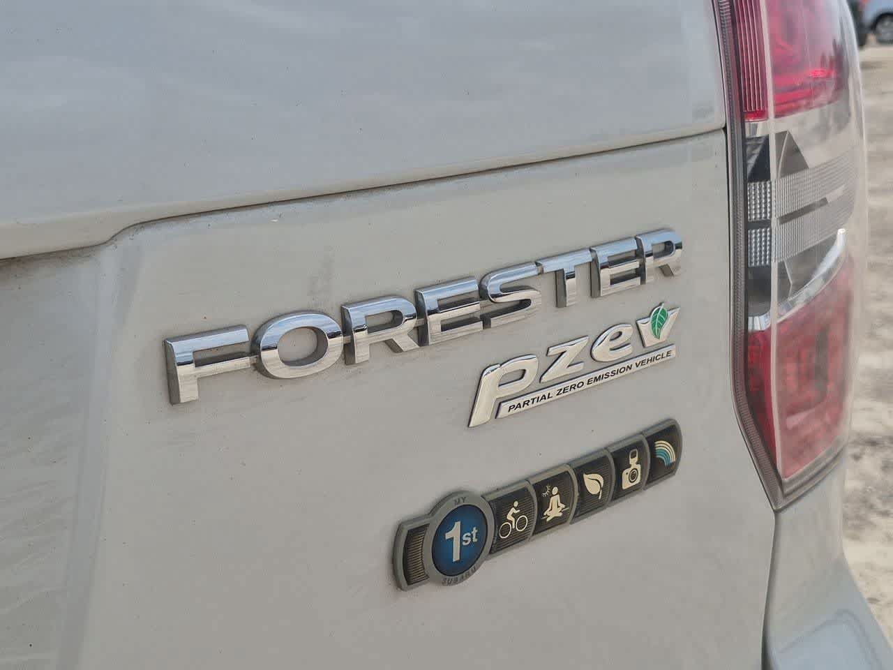 Used 2015 Subaru Forester 2.5i Touring AWD/4WD image 5