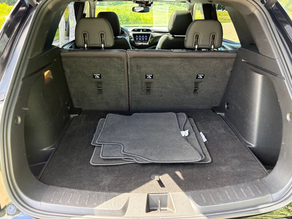 Used 2022 Chevrolet TrailBlazer RS w/ Sun and Liftgate Package AWD/4WD image 49