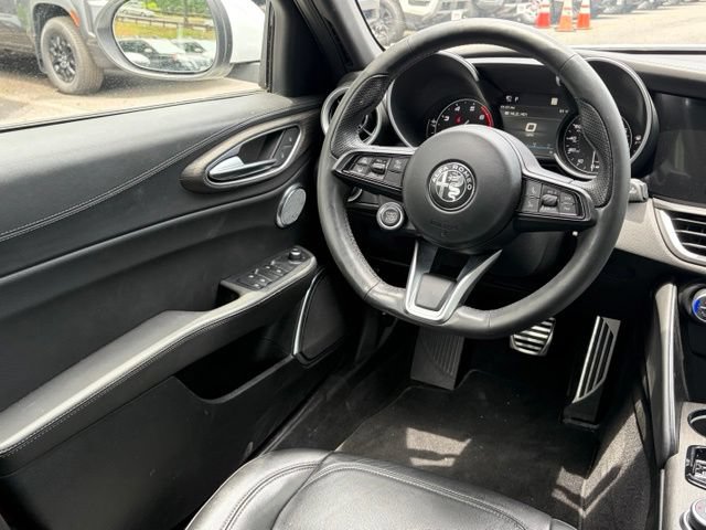 Used 2023 Alfa Romeo Giulia Ti AWD/4WD image 45
