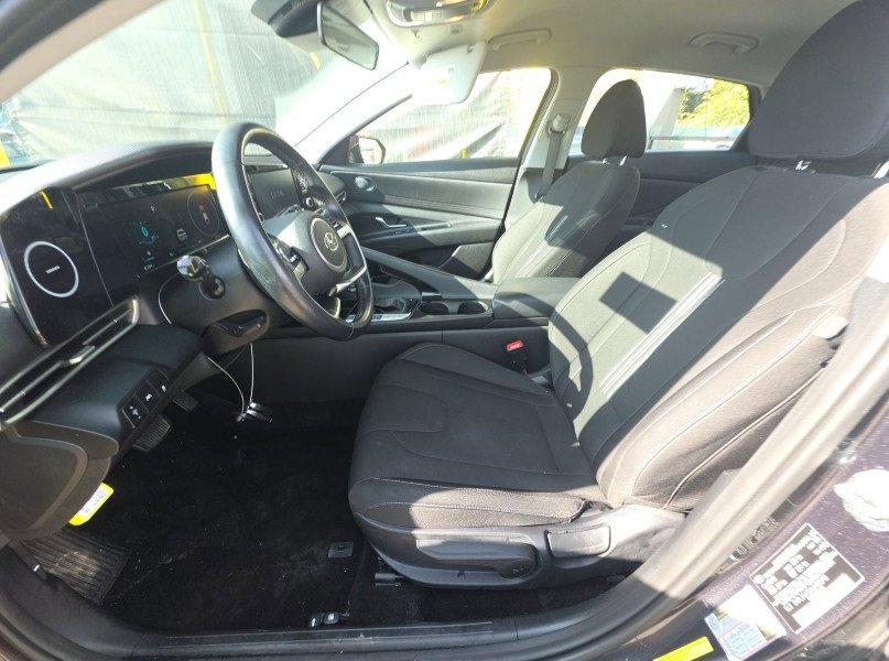 Used 2021 Hyundai Elantra SEL w/ Convenience Package image 6