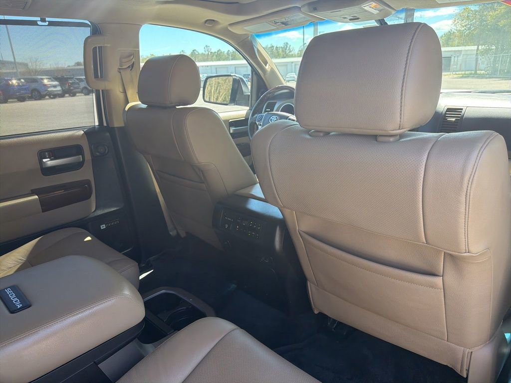 Used 2015 Toyota Sequoia Platinum image 18