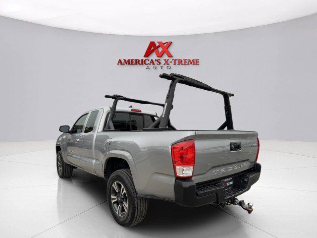 Used 2017 Toyota Tacoma SR5 image 3