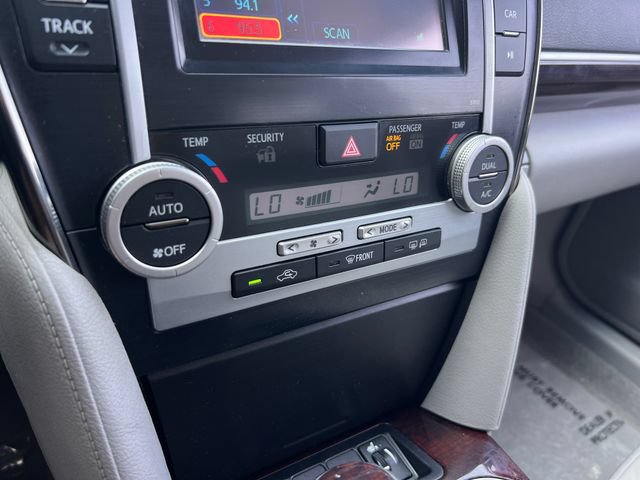 Used 2012 Toyota Camry XLE w/ Leather Pkg FWD image 24