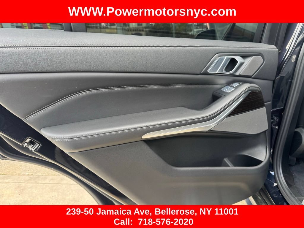 Used 2020 BMW X7 M50i AWD/4WD image 27