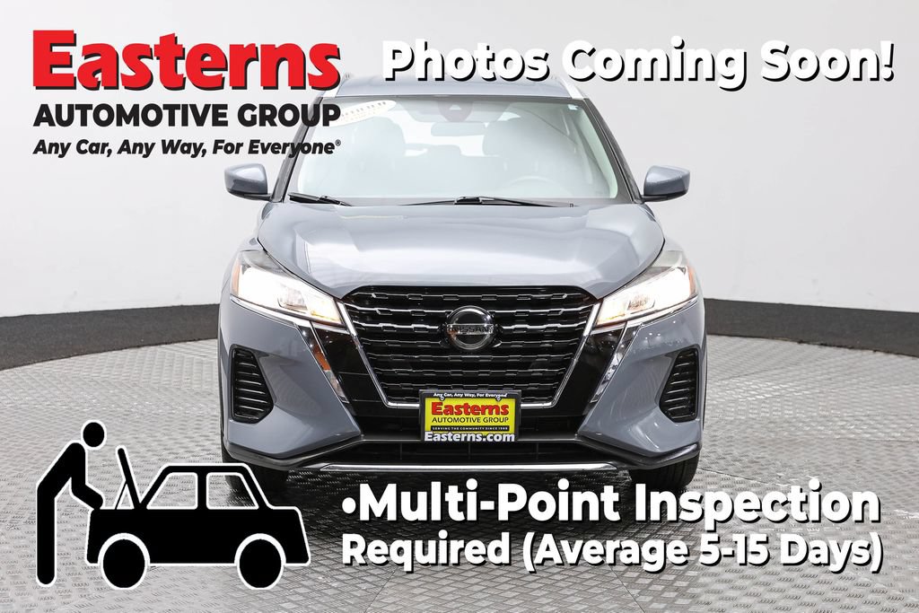 Used 2021 Nissan Kicks SV FWD image 2