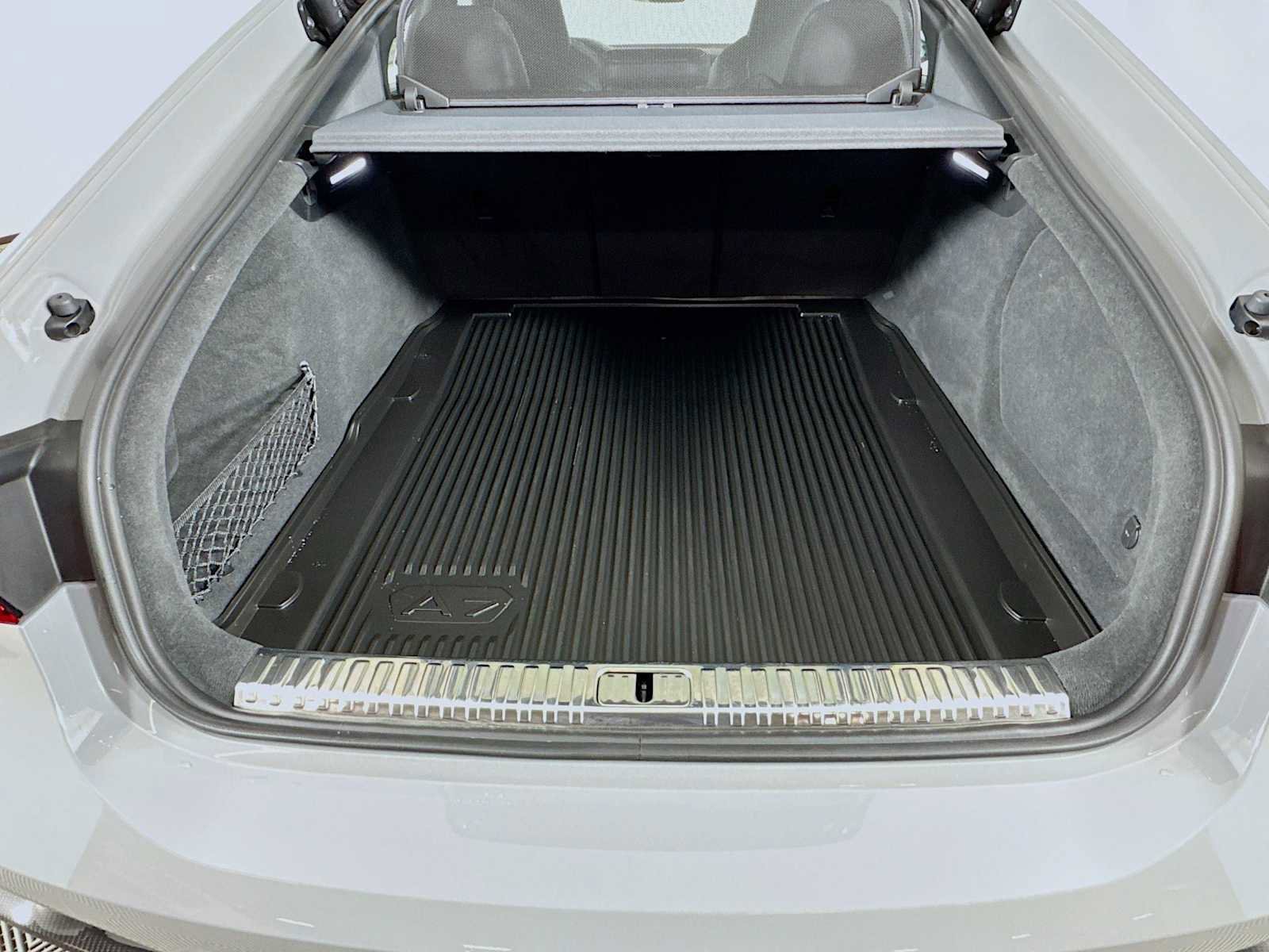 Used 2022 Audi RS 7 4.0T w/ Carbon Optic Package image 26