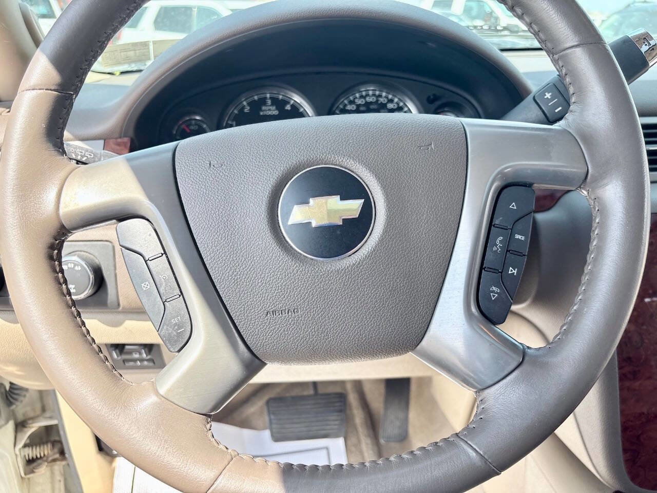 Used 2011 Chevrolet Tahoe LTZ AWD/4WD image 30