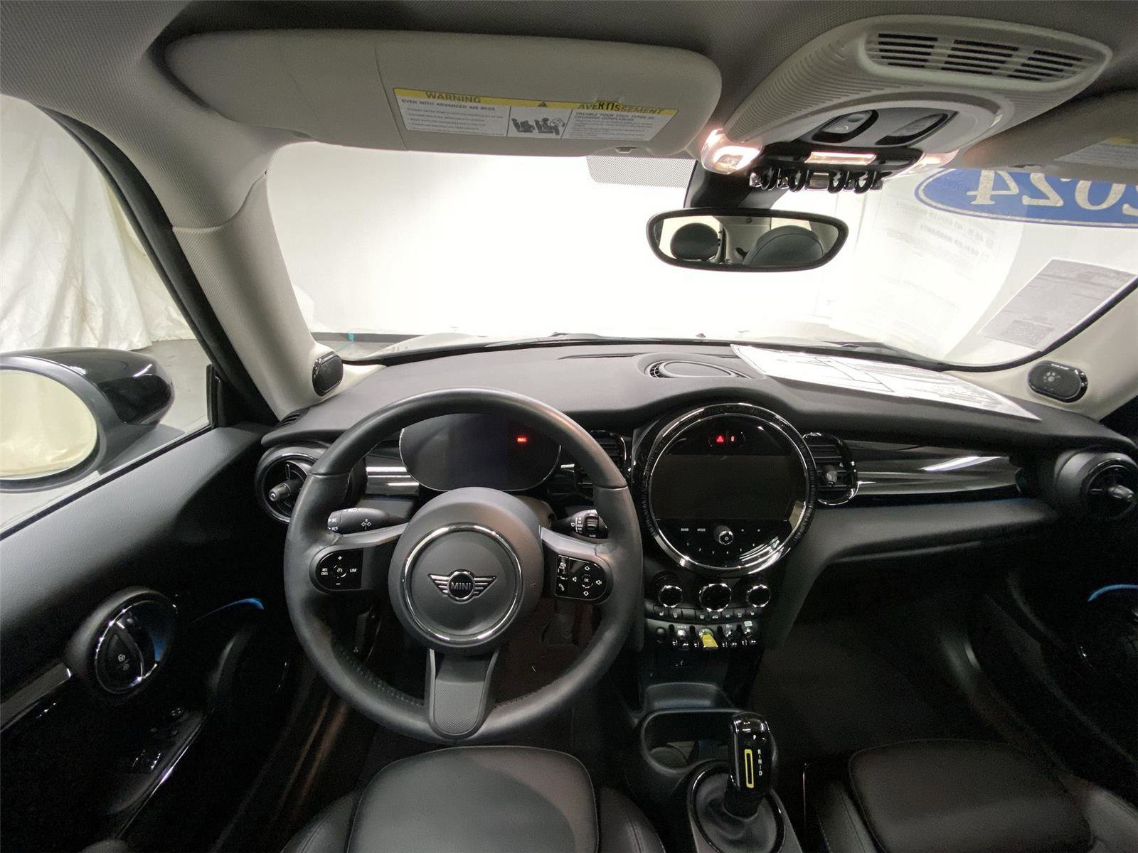 Certified 2024 MINI Cooper SE image 31