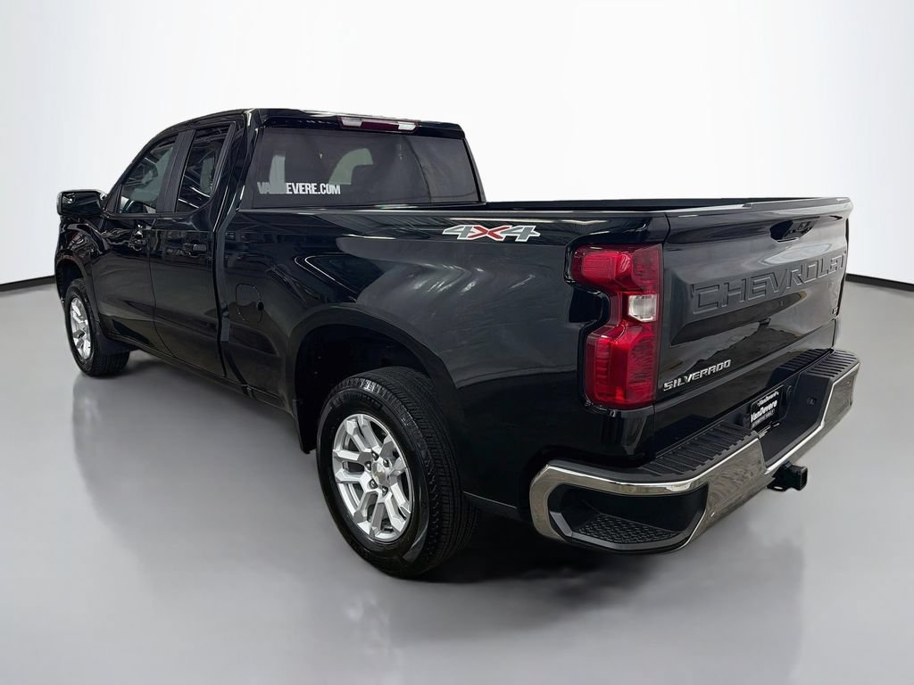 Used 2024 Chevrolet Silverado 1500 LT AWD/4WD image 7