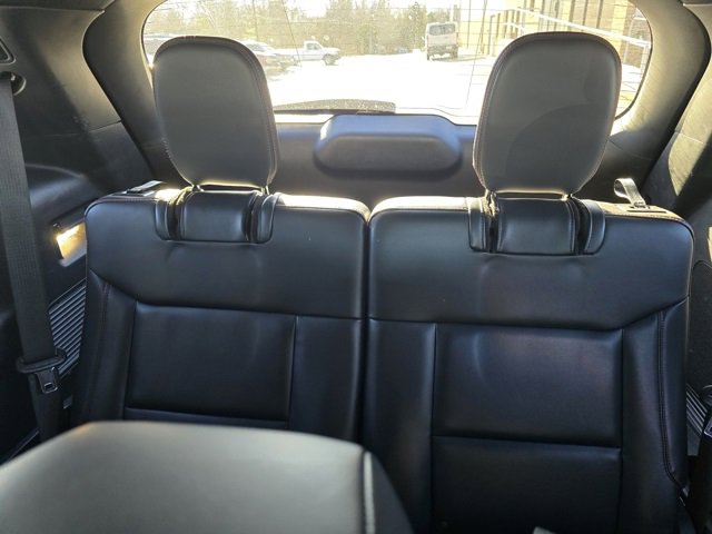 Used 2025 Ford Explorer ST-Line w/ ST-Line Street Pack image 13