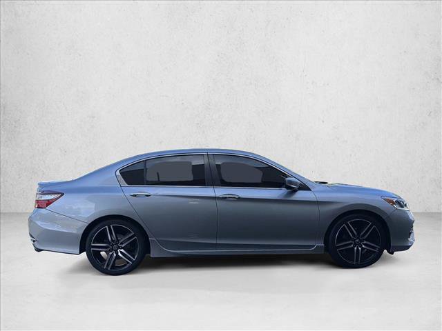 Used 2017 Honda Accord Sport image 4