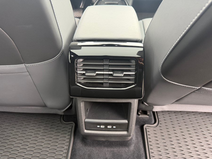 Used 2025 Volkswagen ID.4 Pro S RWD image 41
