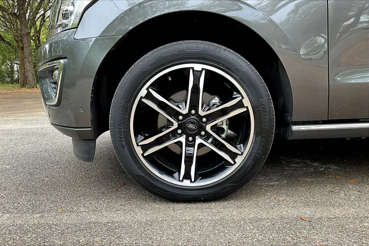 Used 2021 Ford Expedition Max Limited image 35