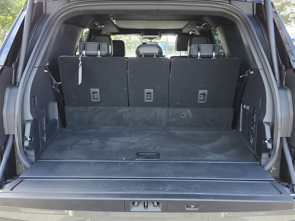 Used 2025 Ford Expedition Tremor image 7