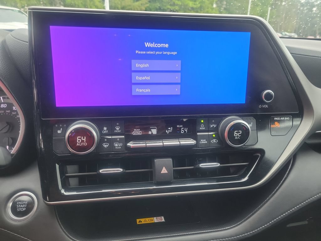Certified 2024 Toyota Highlander XLE FWD image 26