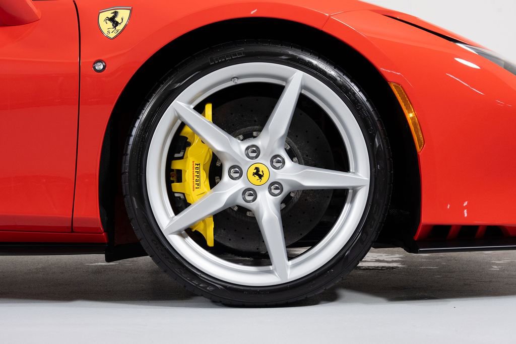 Used 2021 Ferrari F8 Tributo image 21