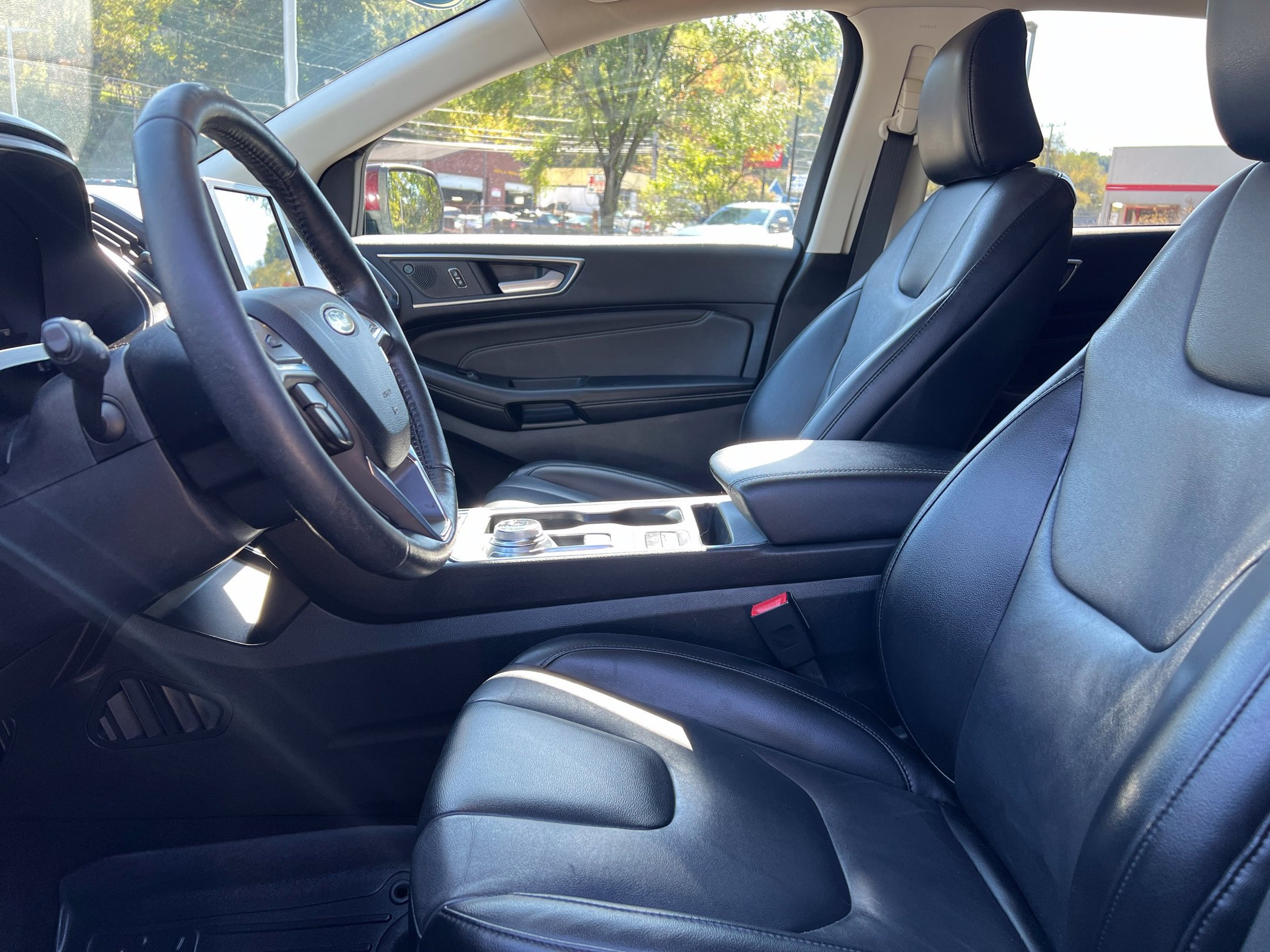 Used 2022 Ford Edge Titanium AWD/4WD image 19