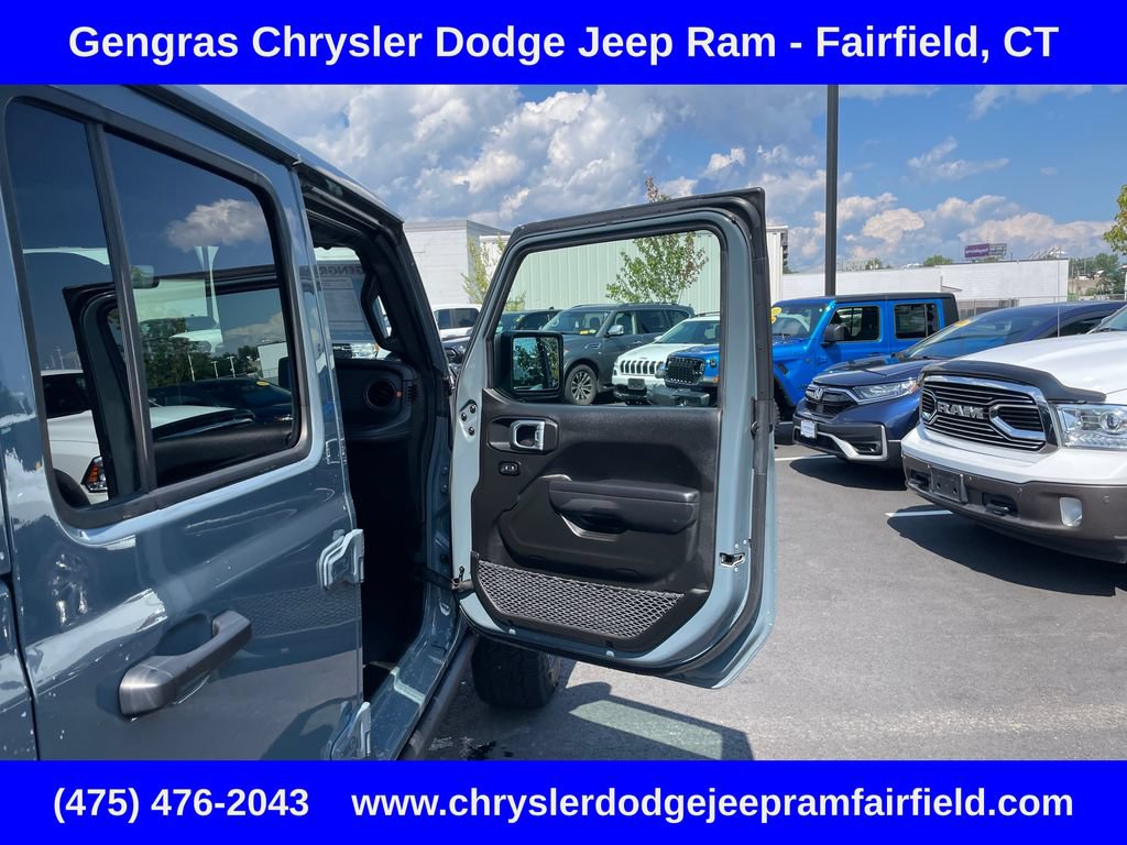 Certified 2025 Jeep Gladiator Mojave w/ Safety Group AWD/4WD image 19