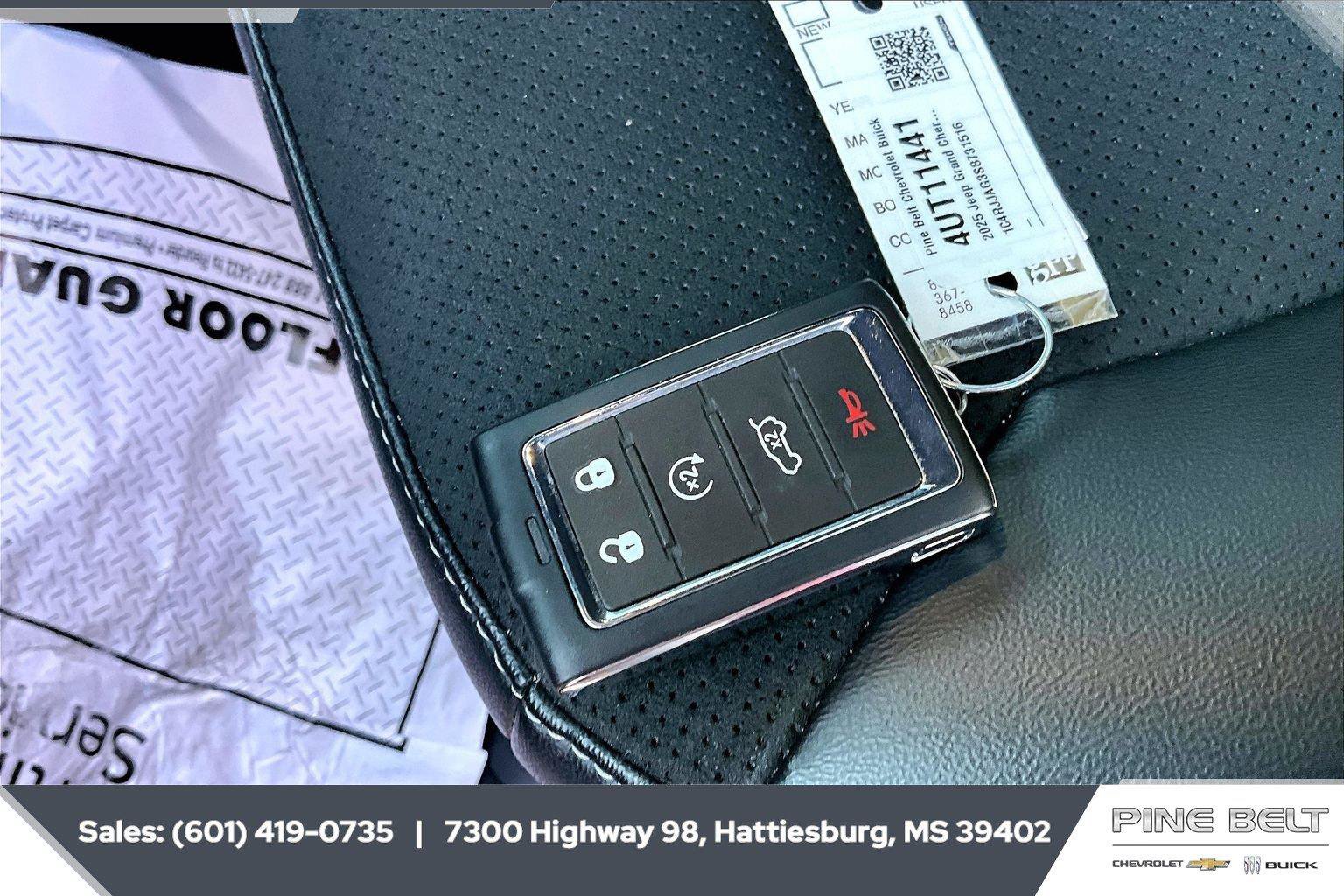 Used 2025 Jeep Grand Cherokee L Altitude RWD image 9