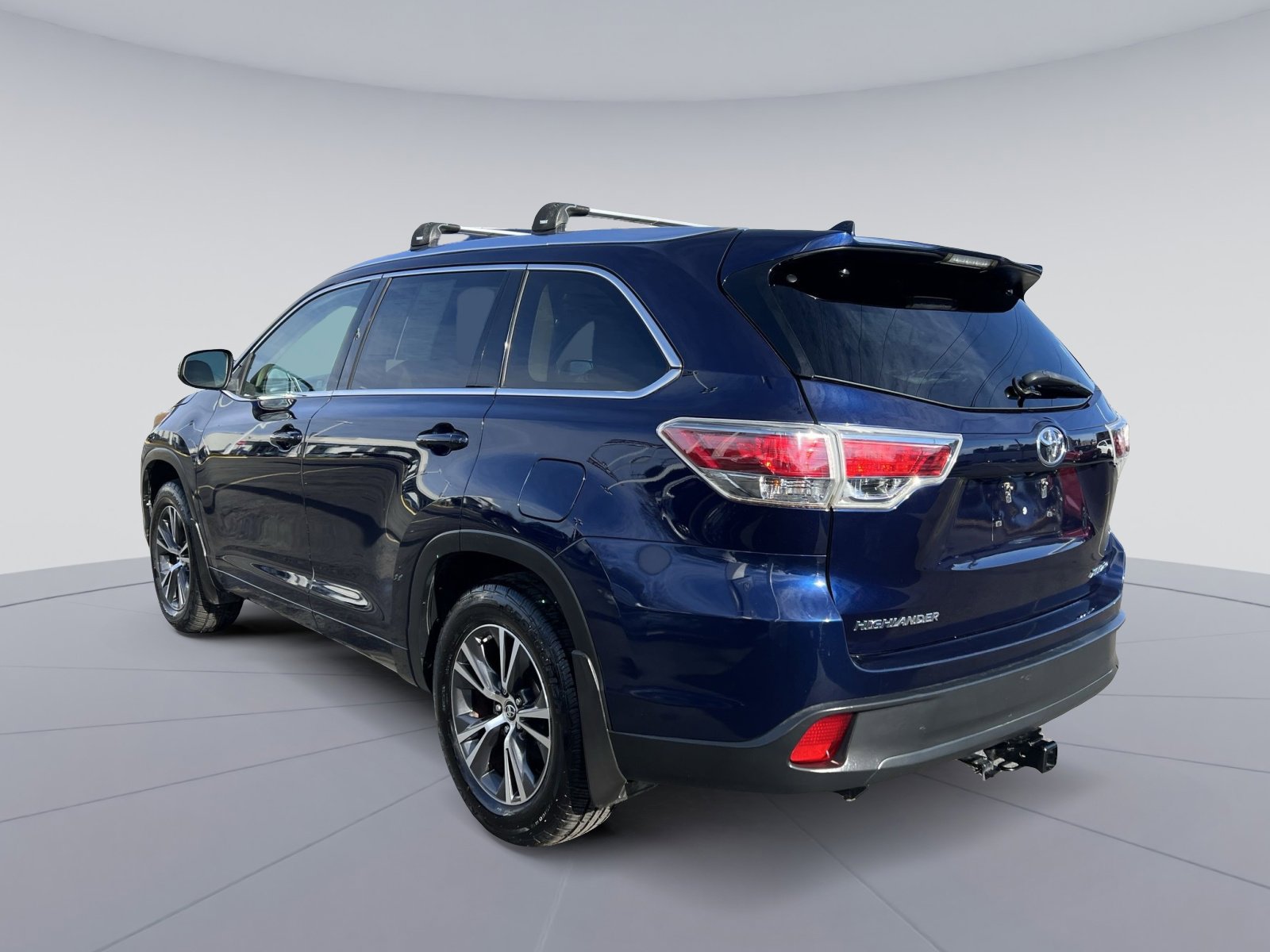 Used 2016 Toyota Highlander XLE image 7