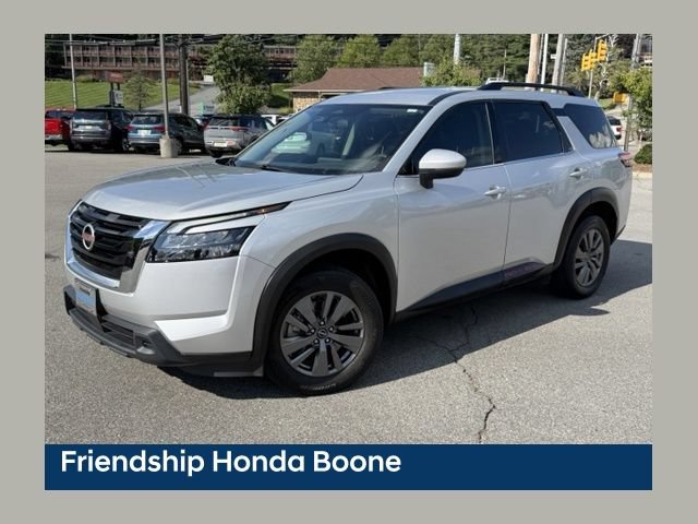 Used 2024 Nissan Pathfinder SV