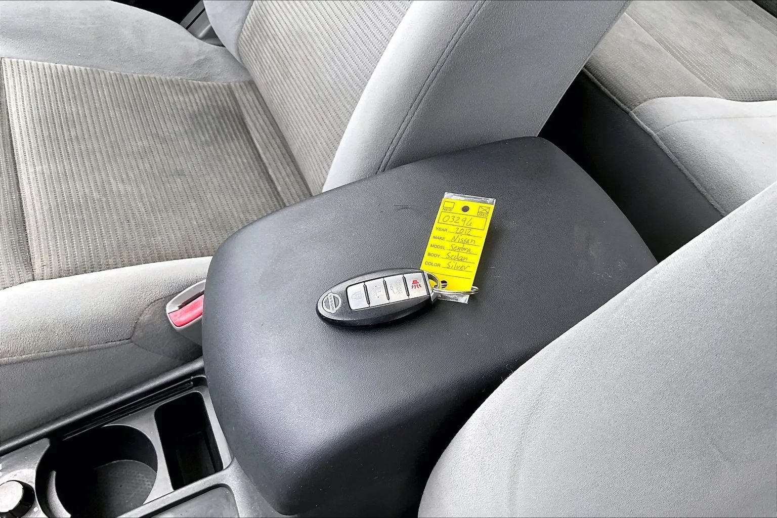 Used 2012 Nissan Sentra 2.0 SR w/ Special Edition Pkg FWD image 37