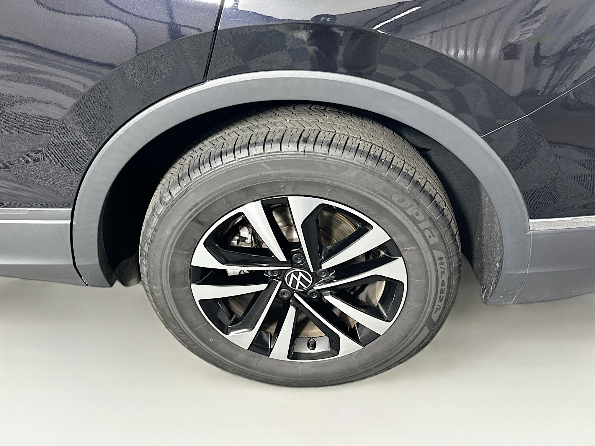 Used 2022 Volkswagen Tiguan S FWD image 11