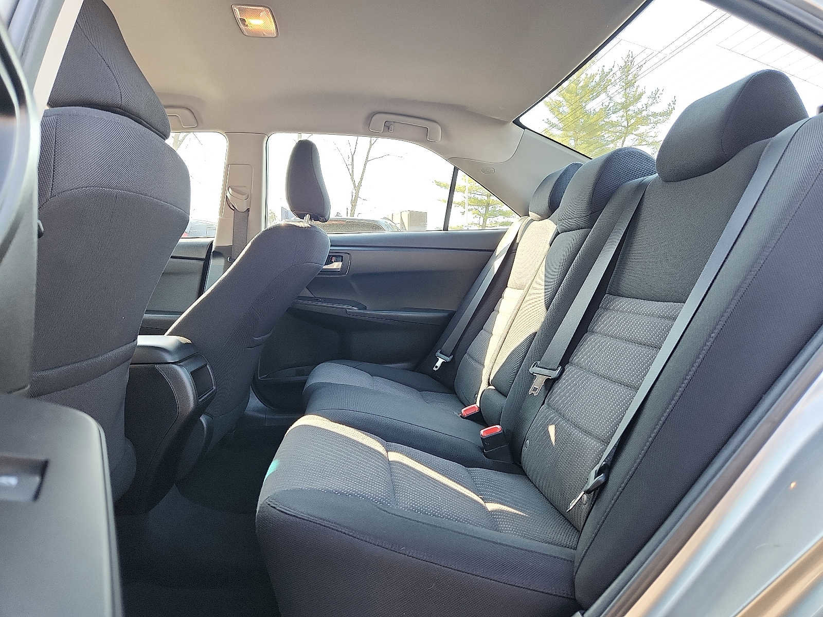 Used 2017 Toyota Camry LE FWD image 16