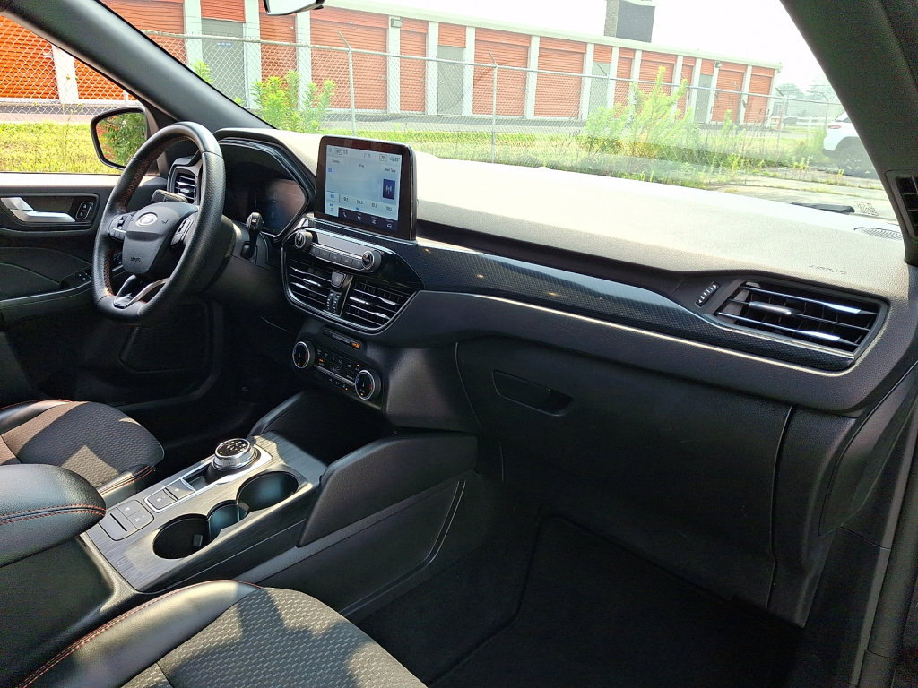 Used 2024 Ford Escape ST-Line AWD/4WD image 11