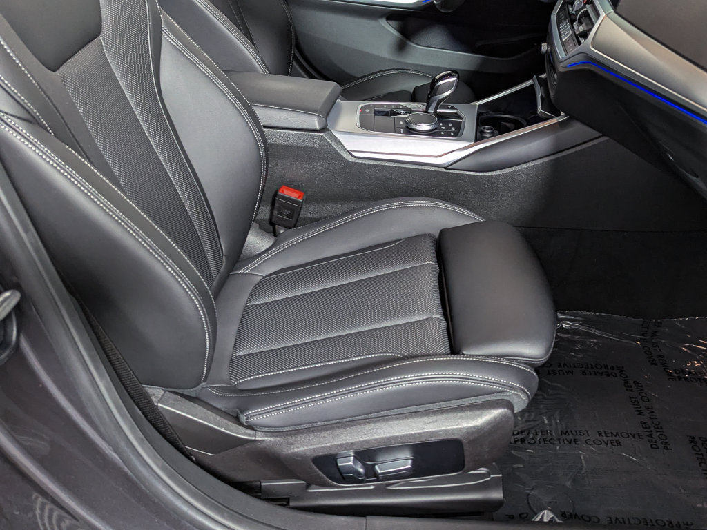 Used 2022 BMW 330i xDrive Sedan w/ M Sport Package AWD/4WD image 26