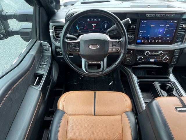 Used 2024 Ford F450 4x4 Crew Cab Super Duty image 15