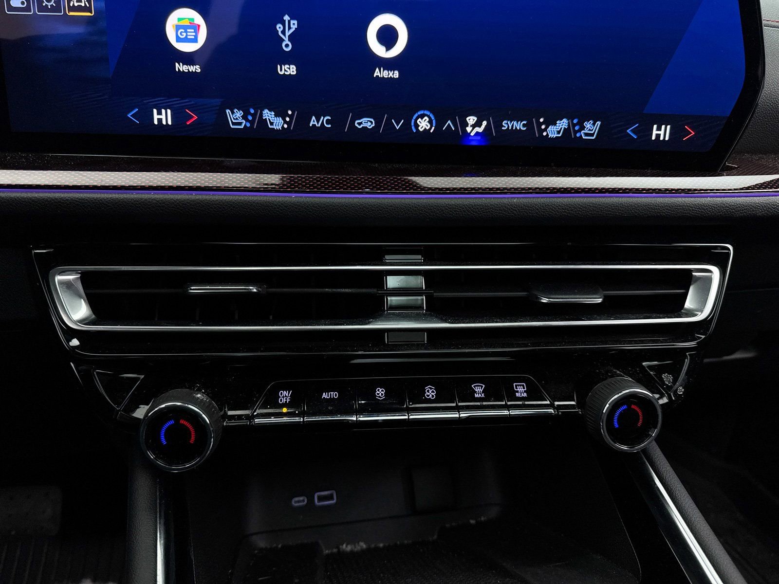 Used 2024 Chevrolet Traverse RS w/ LPO, Floor Liner Package image 25