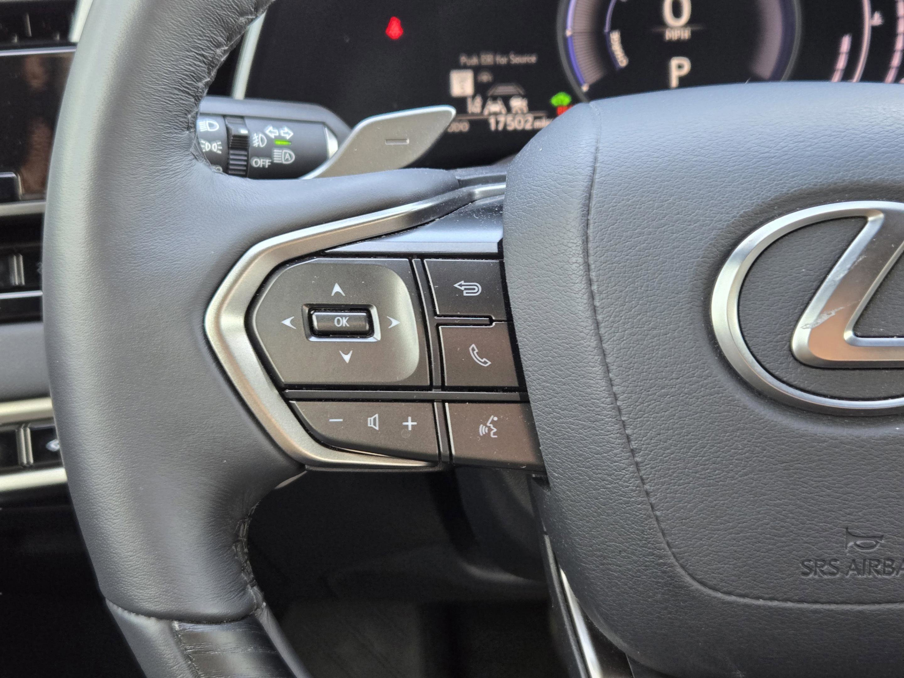 Used 2024 Lexus RX 350h w/ Accessory Package (Z1) image 25