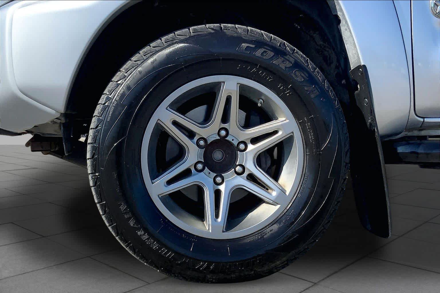 Used 2013 Toyota Tacoma PreRunner w/ SR5 Pkg RWD image 10