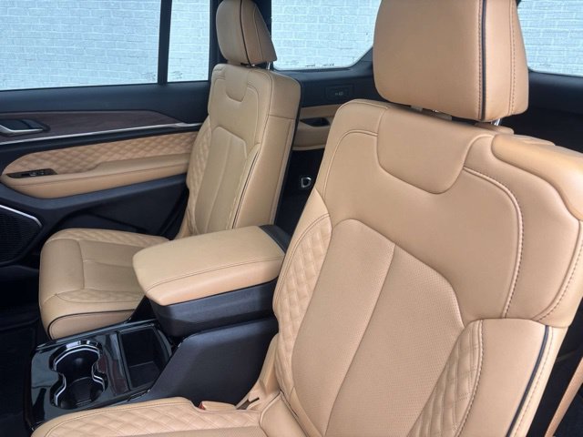 Used 2024 Jeep Grand Cherokee L Summit w/ High Altitude Package AWD/4WD image 28