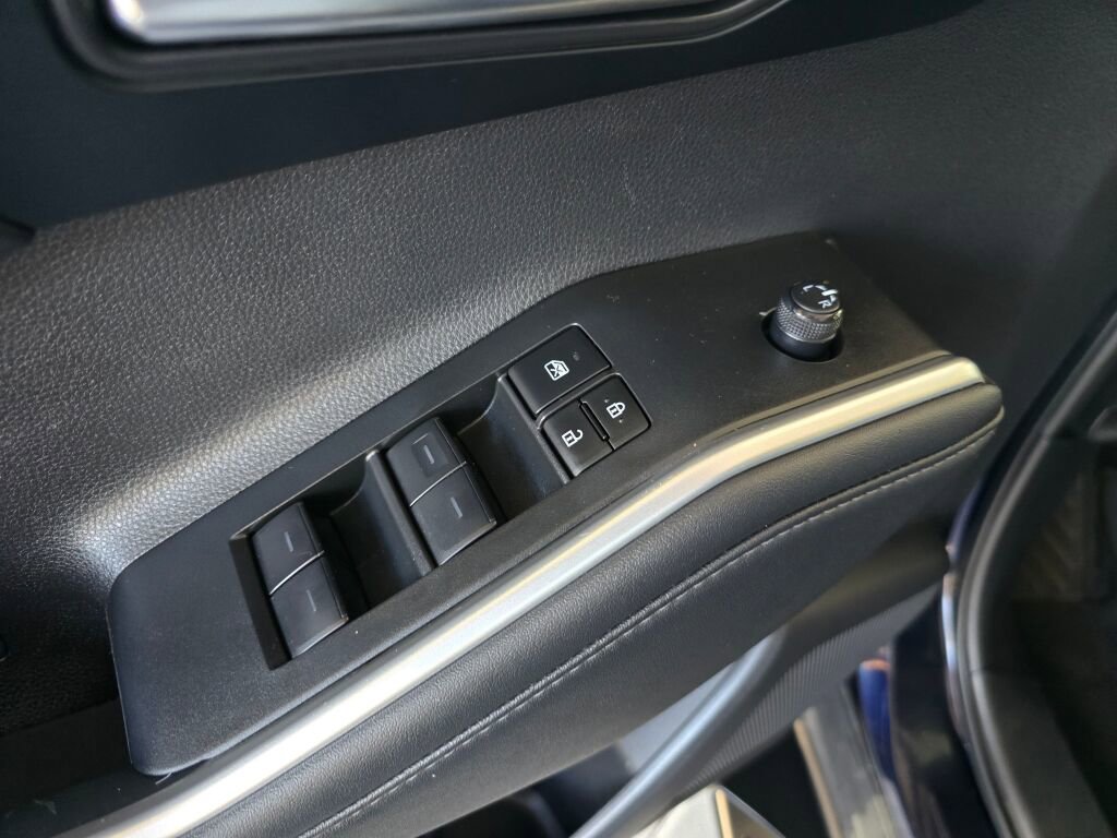 Used 2024 Toyota Highlander XLE AWD/4WD image 24