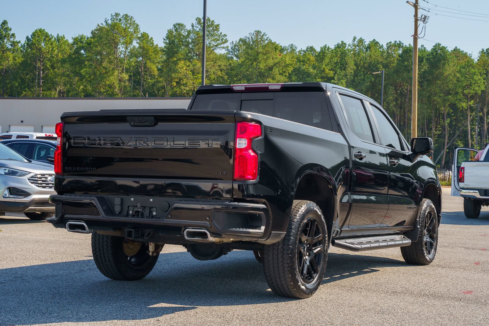 Used 2022 Chevrolet Silverado 1500 LT Trail Boss w/ LT Trail Boss Premium Package AWD/4WD image 8