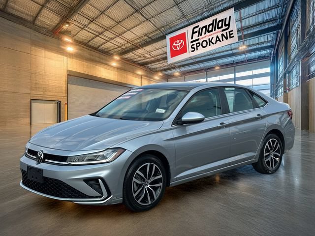 Used 2025 Volkswagen Jetta SE FWD image 1