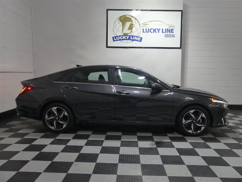 Used 2021 Hyundai Elantra SEL w/ Convenience + Premium Package FWD image 6