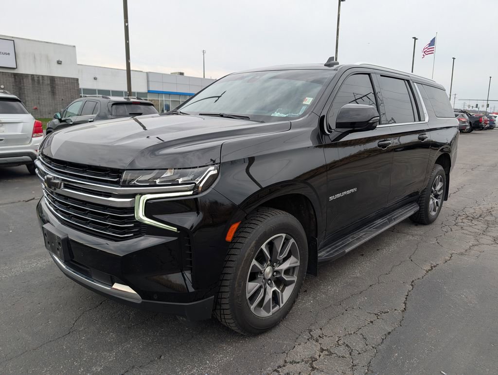 Used 2022 Chevrolet Suburban LT w/ LT Signature Package image 5