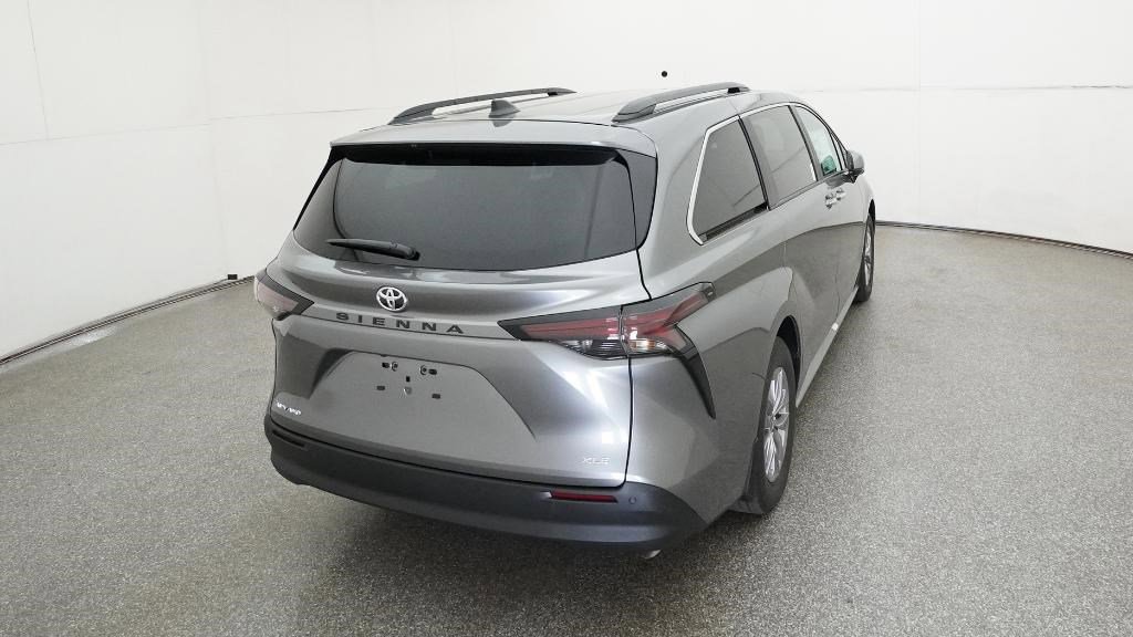 New 2026 Toyota Sienna XLE image 19