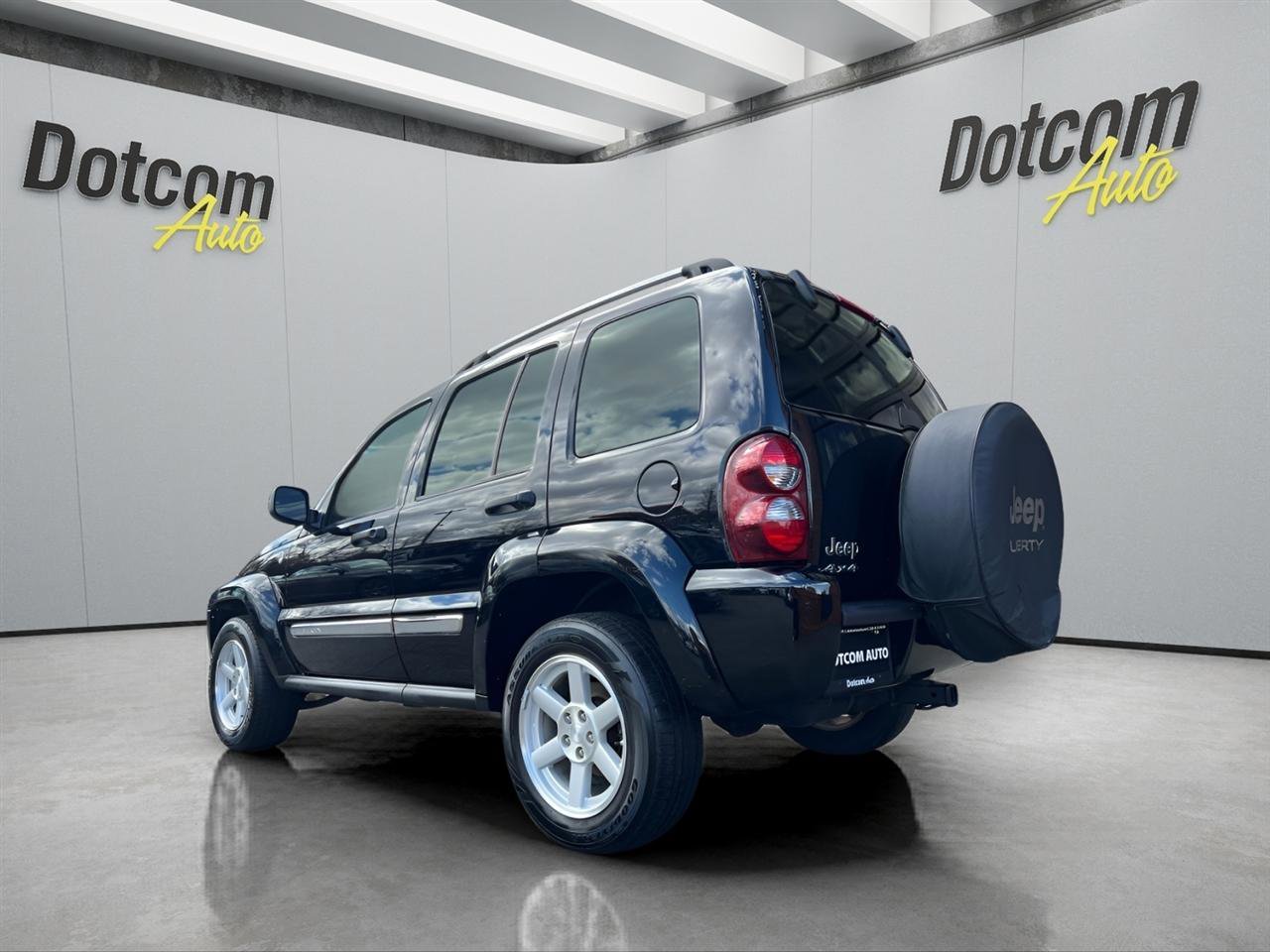 Used 2005 Jeep Liberty Limited image 5