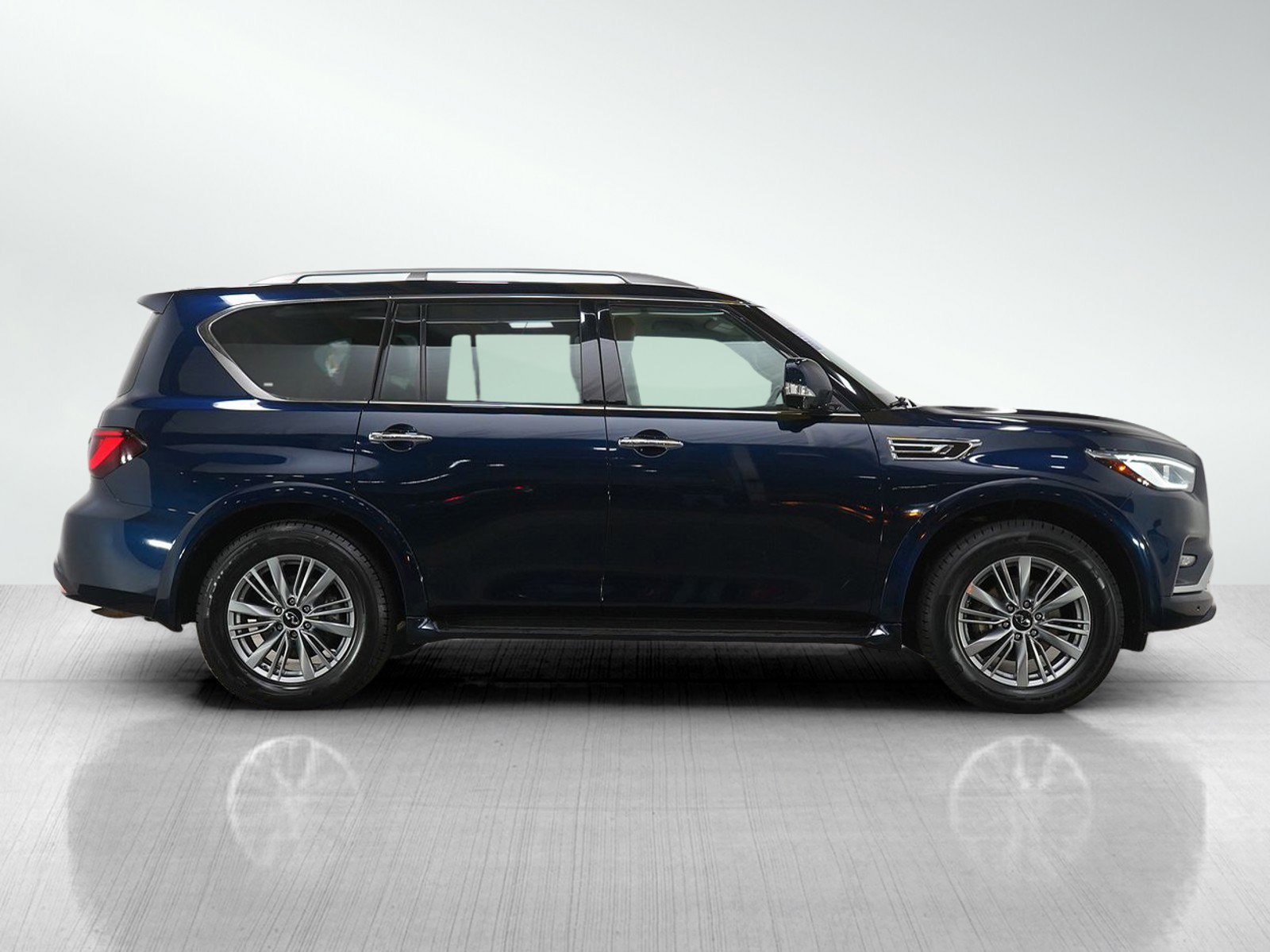 Used 2022 INFINITI QX80 Luxe image 6