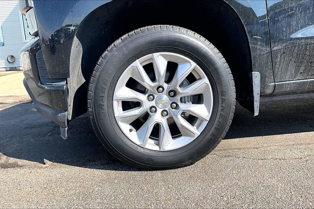 Used 2021 Chevrolet Silverado 1500 Custom w/ LPO, Dark Essentials Package image 4