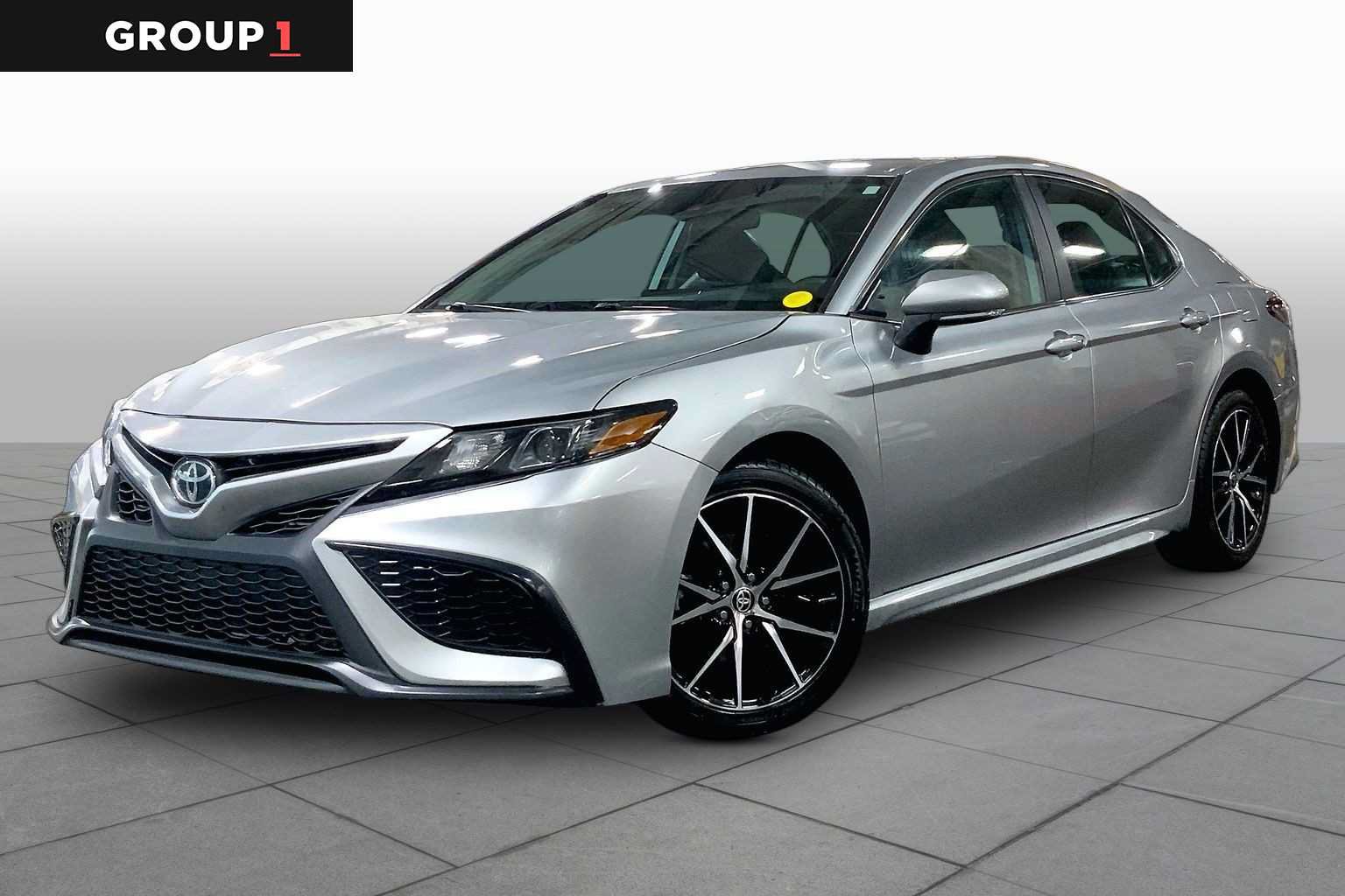 Certified 2024 Toyota Camry SE FWD image 1