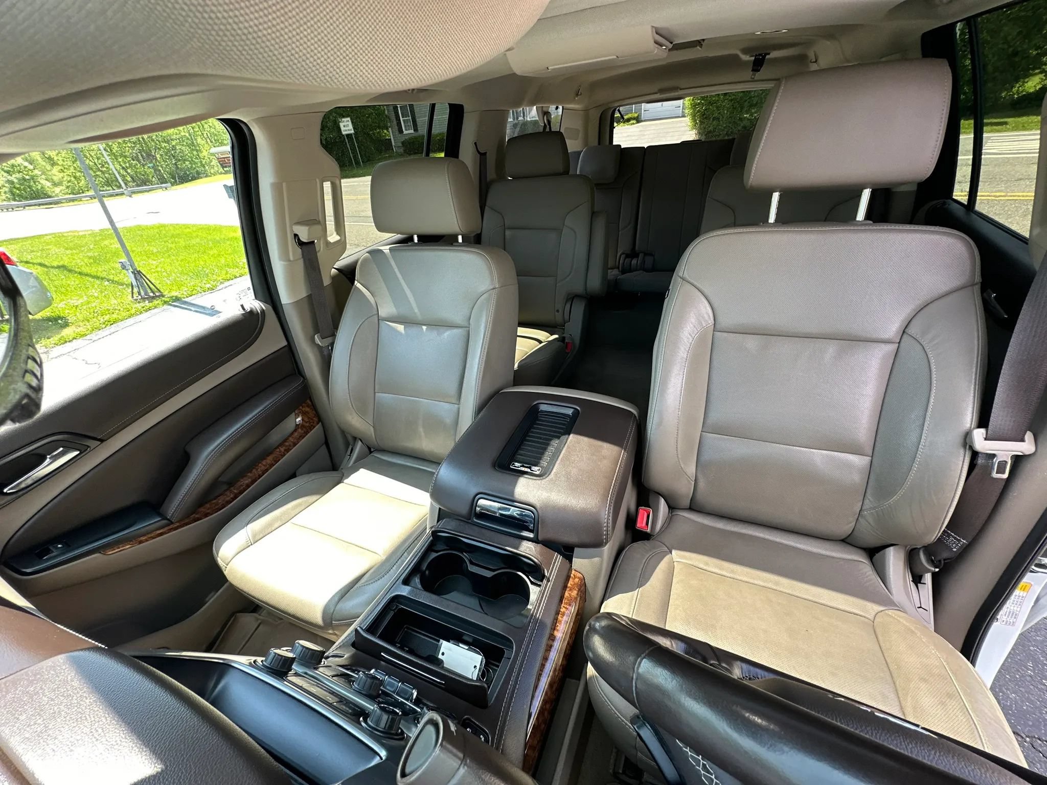 Used 2020 Chevrolet Suburban Premier AWD/4WD image 14