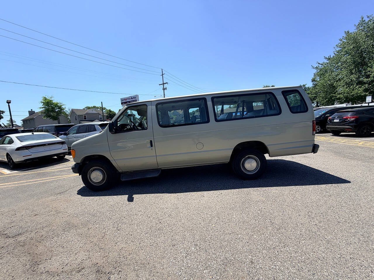 Used 2006 Ford E-350 and Econoline 350 XL RWD image 25