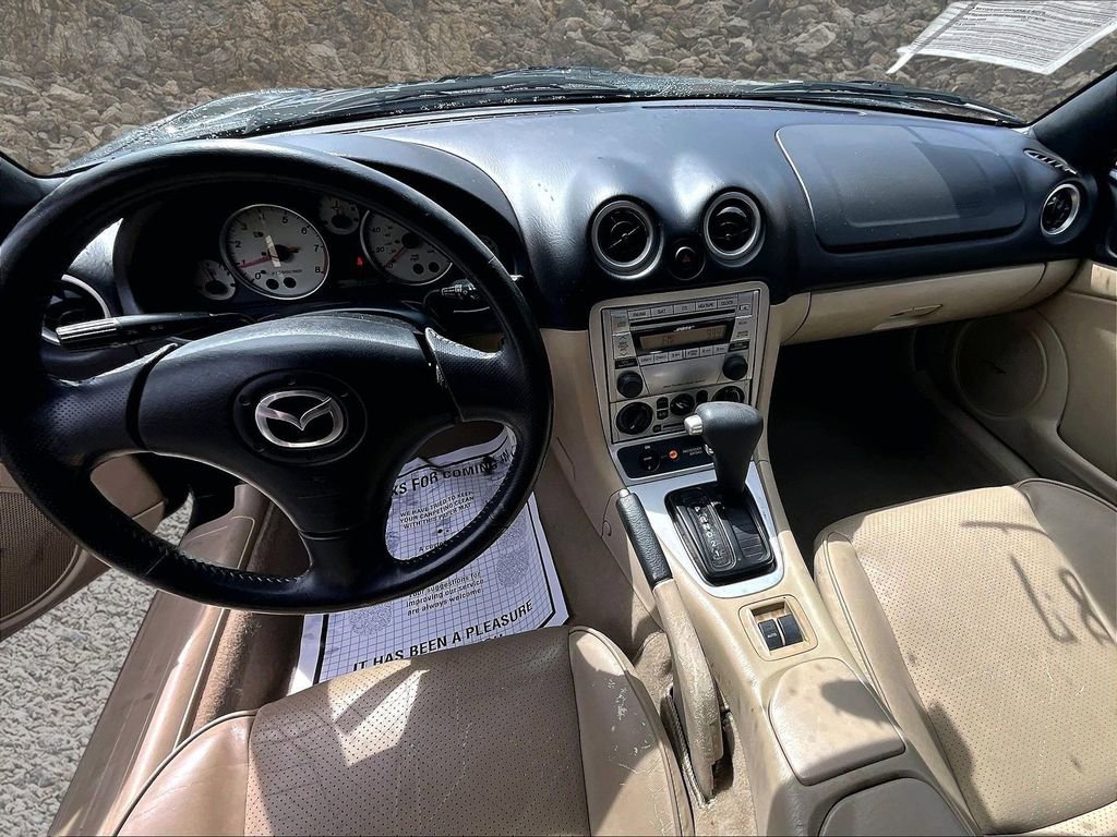 Used 2005 MAZDA MX-5 Miata LS RWD image 13